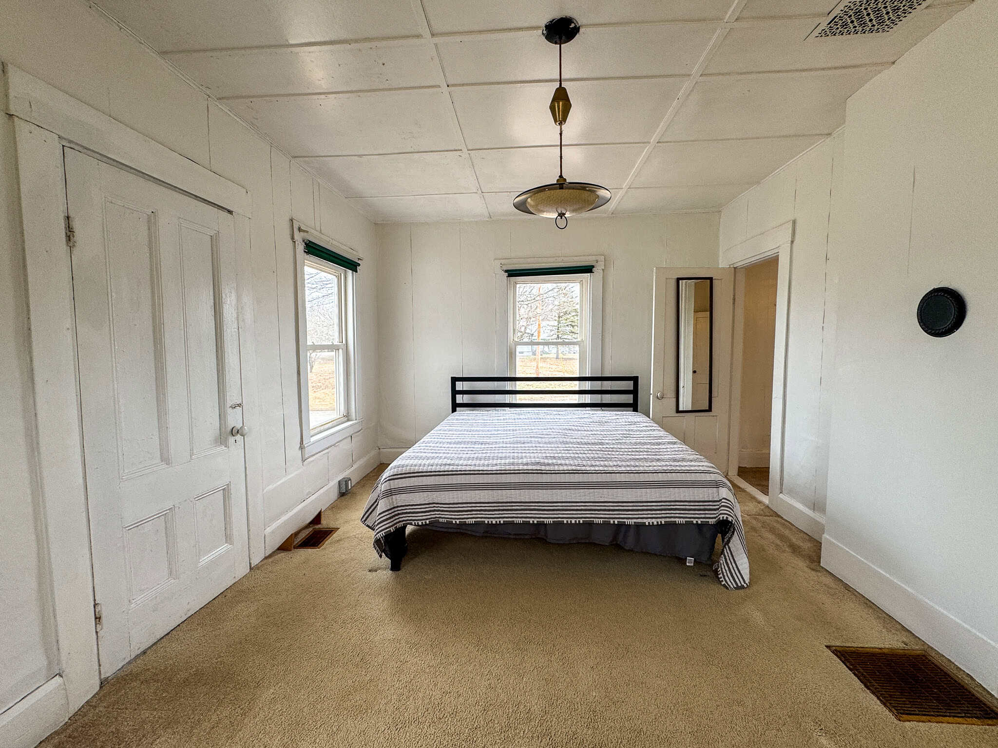 3 Bedroom Farmhouse on 16.2 Acres – Kingman, Maine