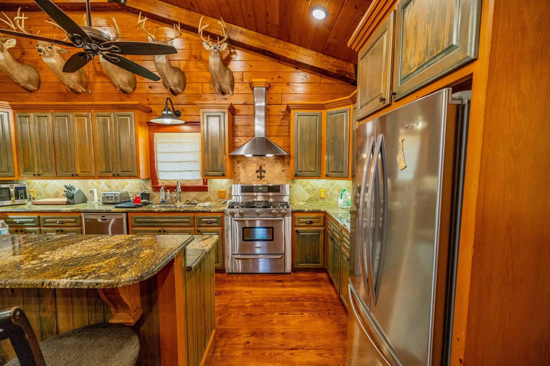525+/- Acre Hunting Lodge for Sale in Sportsmans Paradise