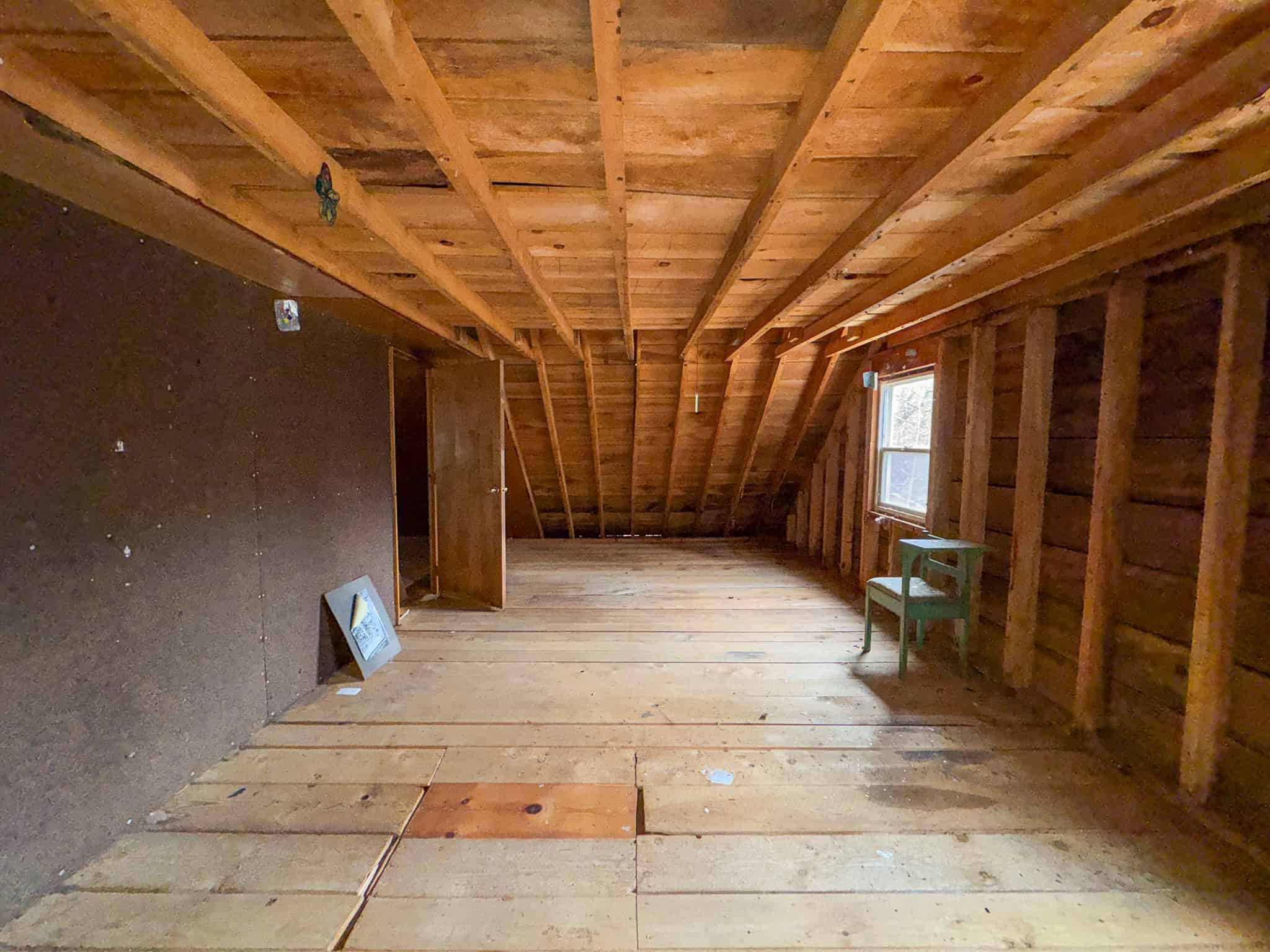 Cozy Cabin on 20 Acres: A Hunter’s Paradise and Family Retreat