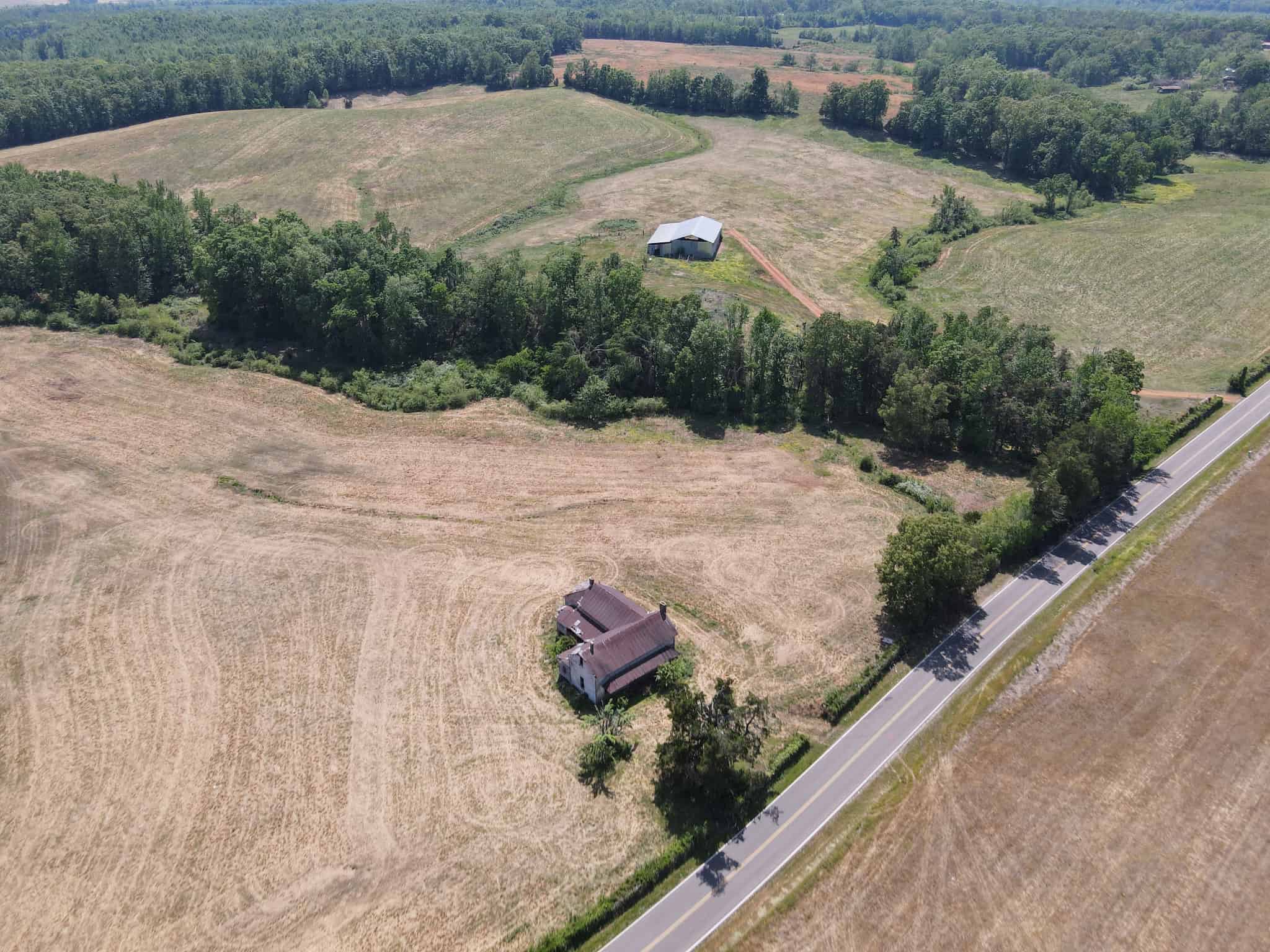 PASTURELAND FOR SALE IN TN, BIG HAY BARN, BRANCH, FENCING