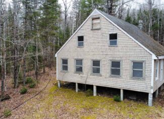 Cozy Cabin on 20 Acres: A Hunter’s Paradise and Family Retreat