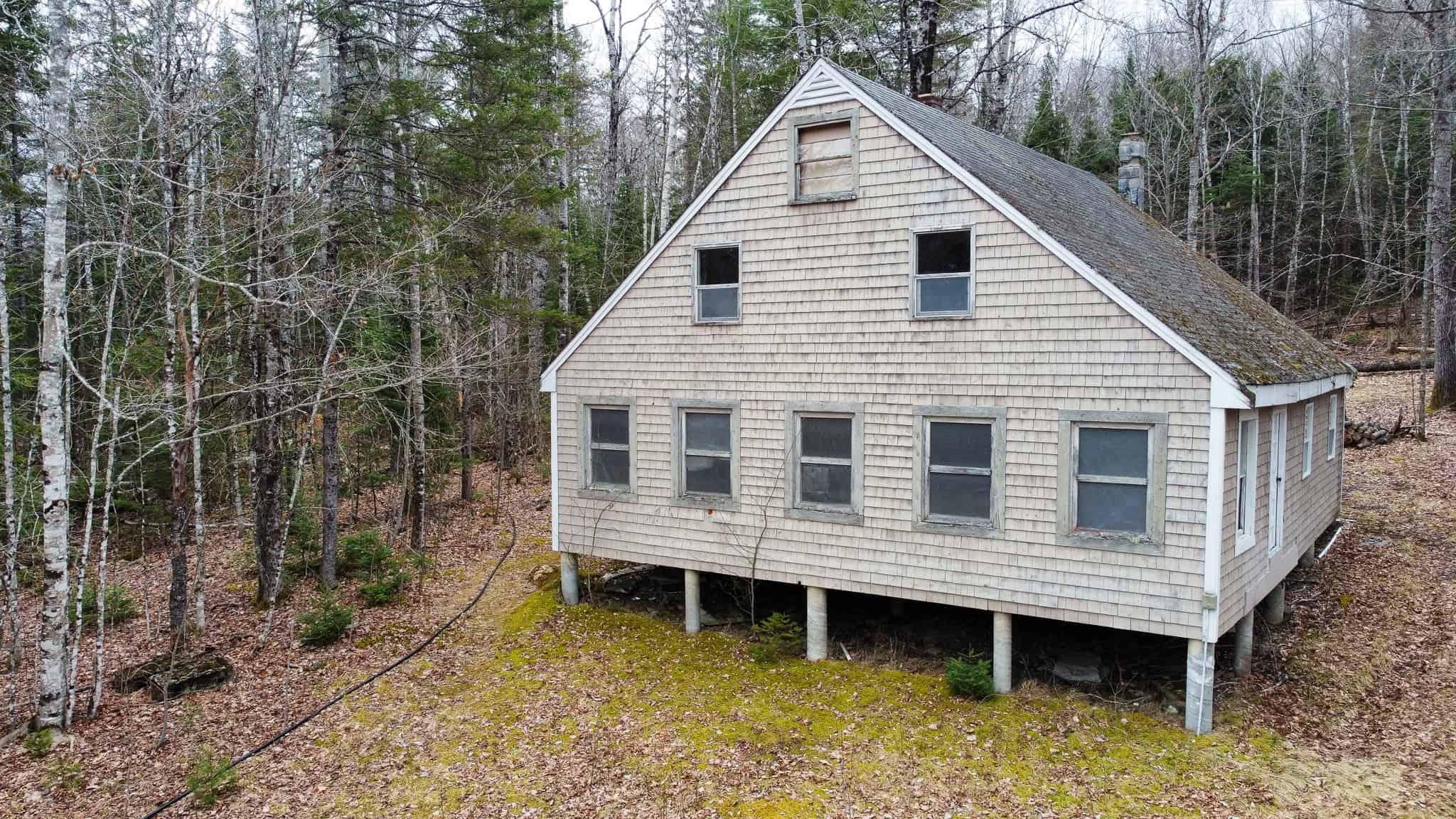 Cozy Cabin on 20 Acres: A Hunter’s Paradise and Family Retreat