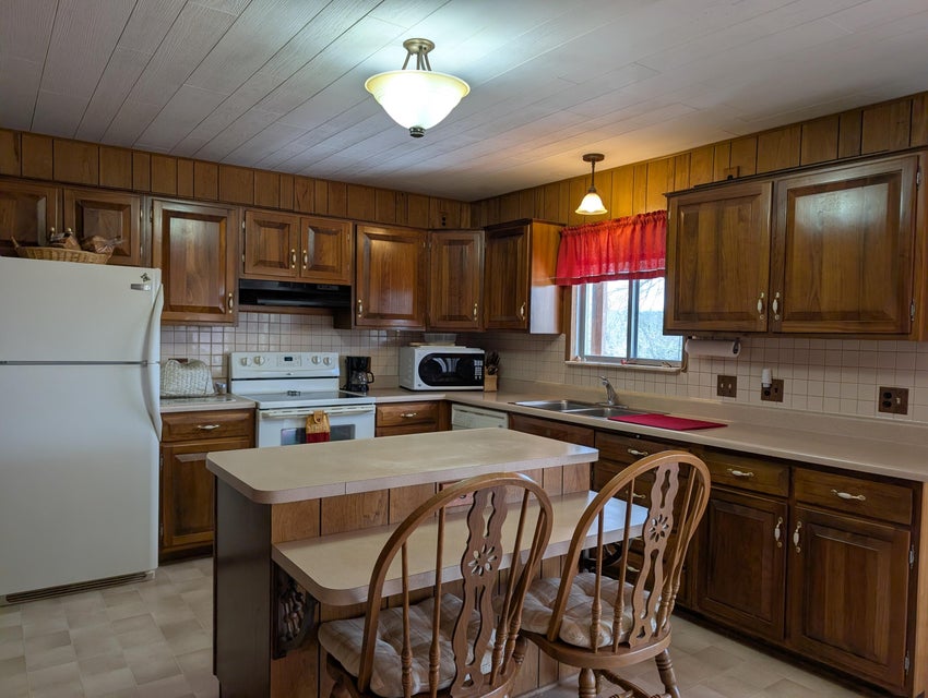 Canada Creek Ranch Home , Atlanta MI –  Private Hunting & Fishing Club