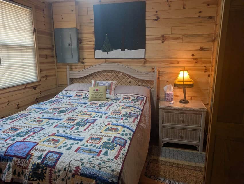 Northern MI 2-Bedroom Cabin in Canada Creek Ranch, Atlanta MI