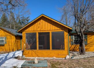 Northern MI 2-Bedroom Cabin in Canada Creek Ranch, Atlanta MI