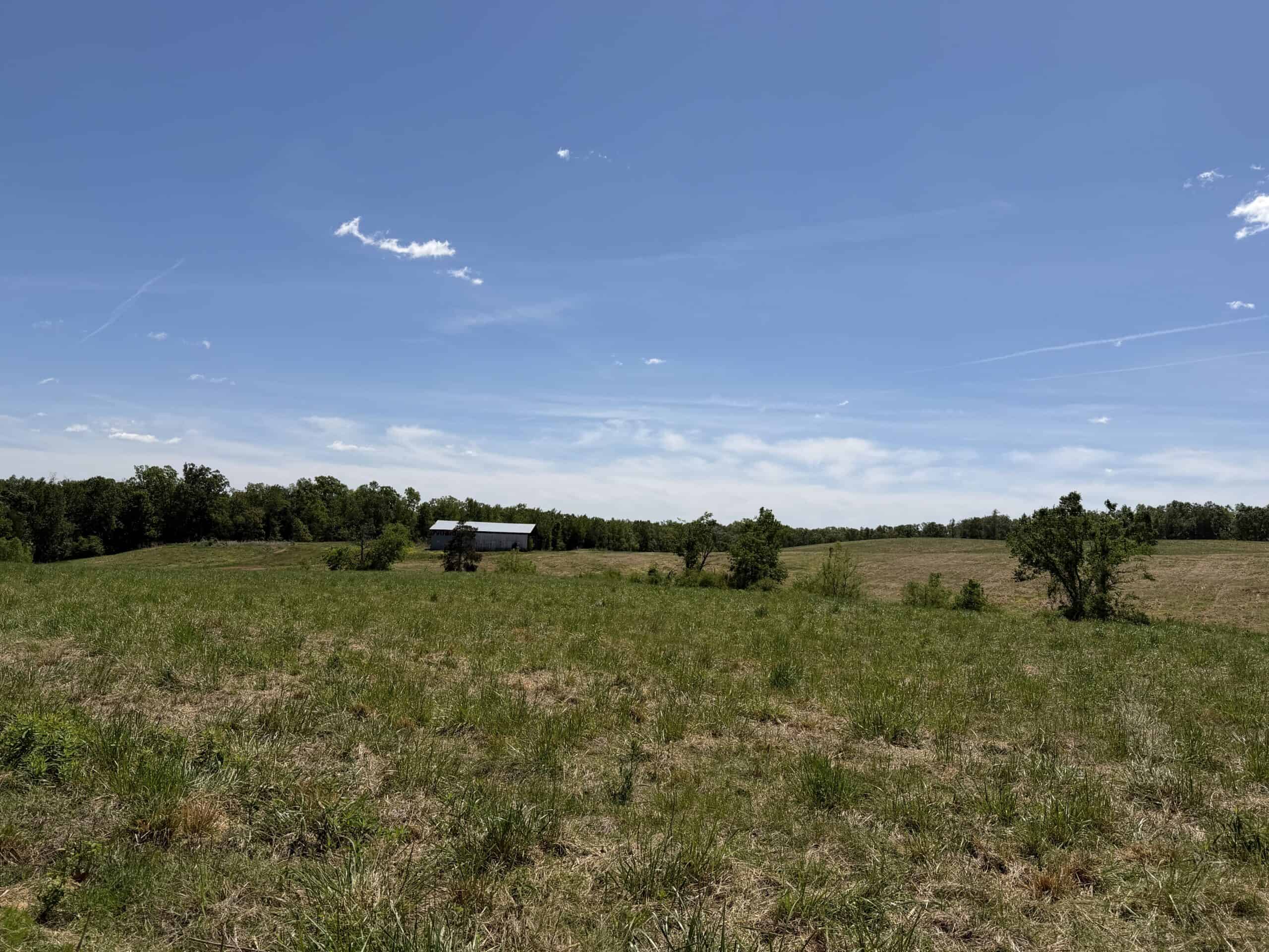 HOBBY FARM FOR SALE IN TN. AMAZING BUILDING SITES WITH VIEWS AND DEER HUNTING LAND FOR SALE IN TENNESSEE.