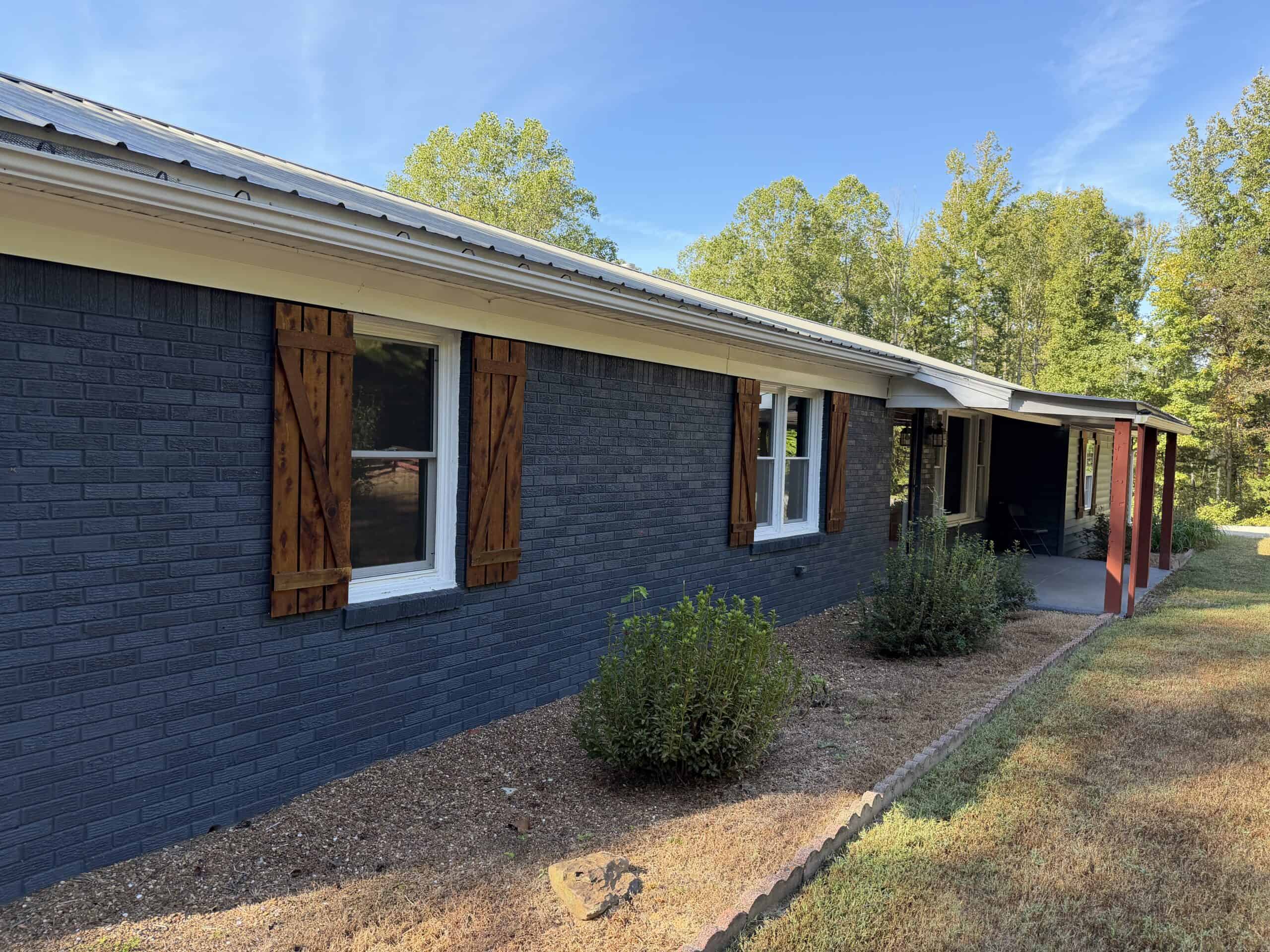 COUNTRY ESTATE FOR SALE IN TN, 61.5 AC, DEER & TURKEY HUNTING, CREEK, FIELDS, BARN