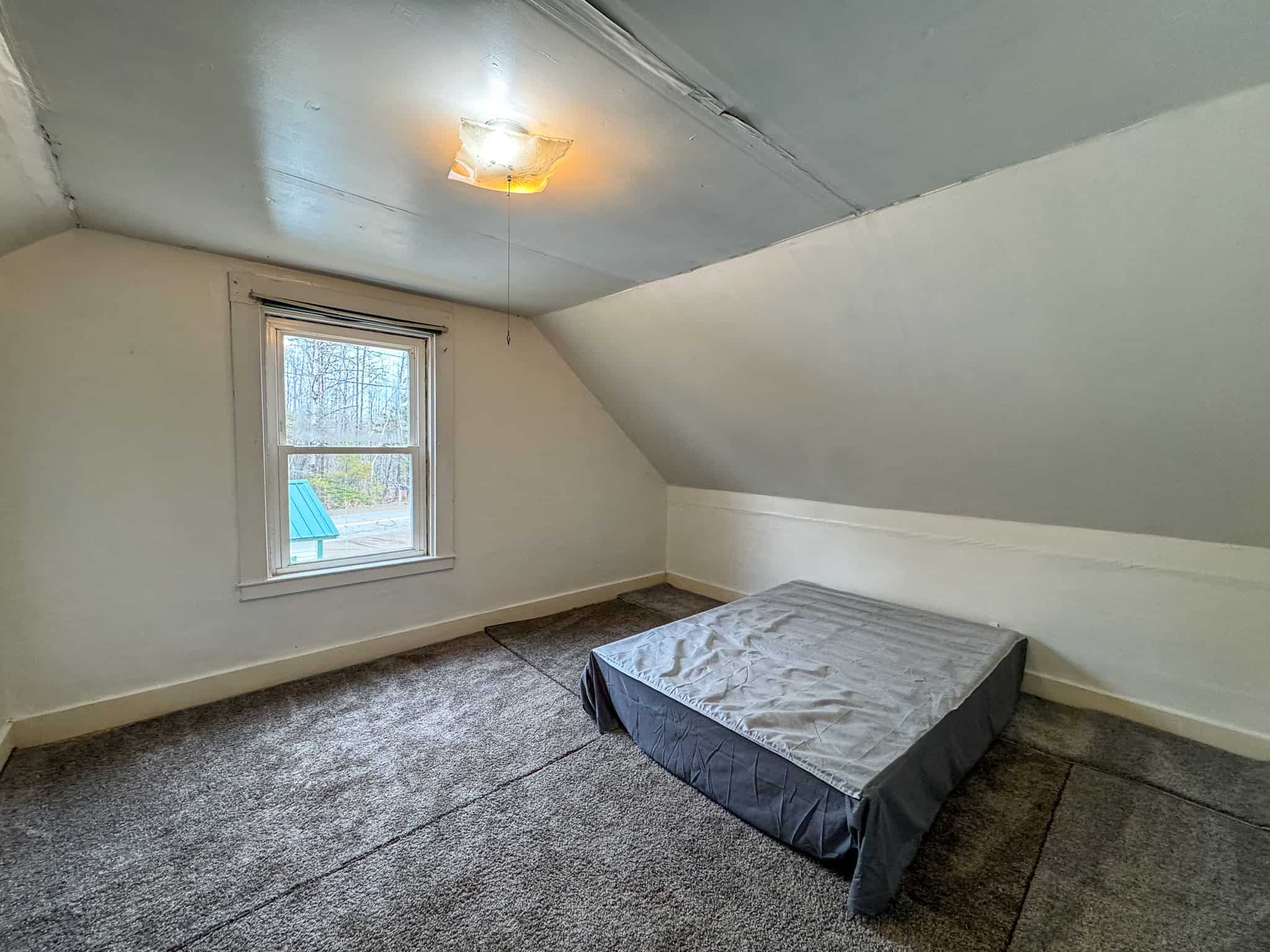 3 Bedroom Farmhouse on 16.2 Acres – Kingman, Maine