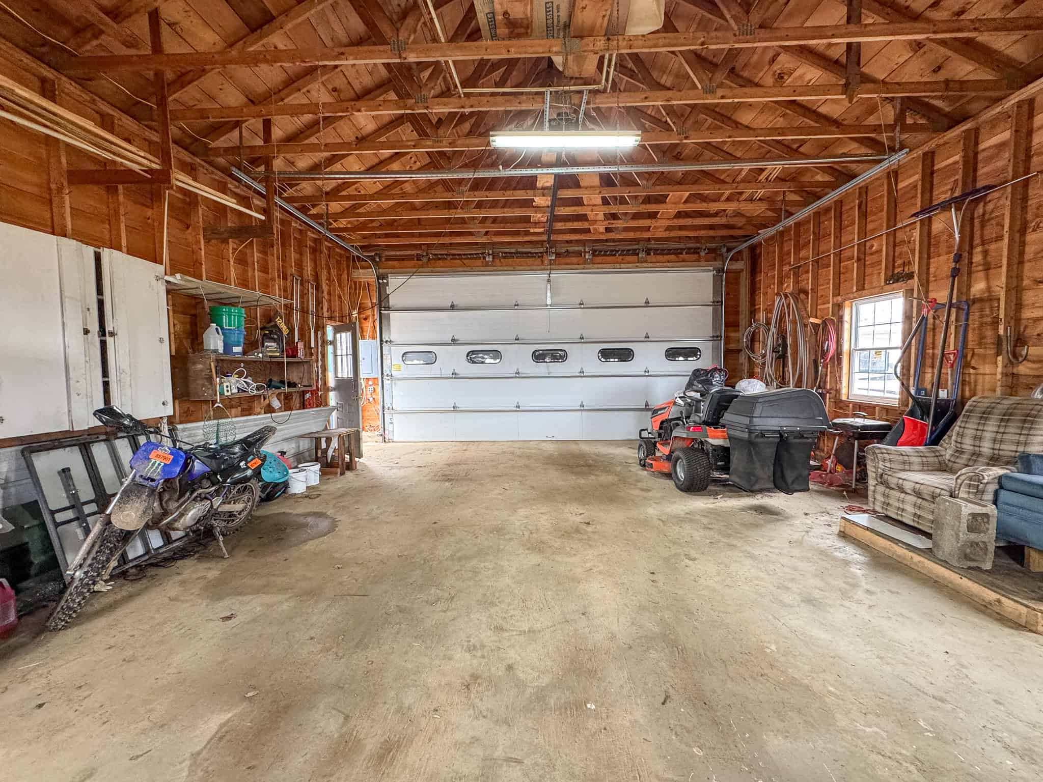 3 Bedroom Farmhouse on 16.2 Acres – Kingman, Maine