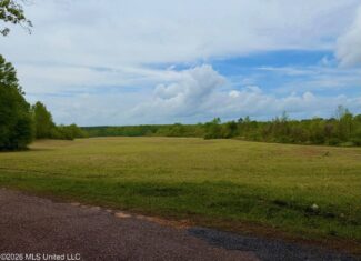 64+- Pastureland West Lincoln School Smithdale MS