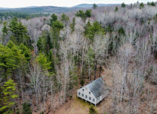 Cozy Cabin on 20 Acres: A Hunter’s Paradise and Family Retreat