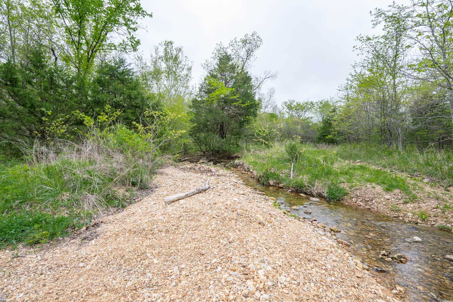 000 Crooked Creek Road, Hartville, MO 65667