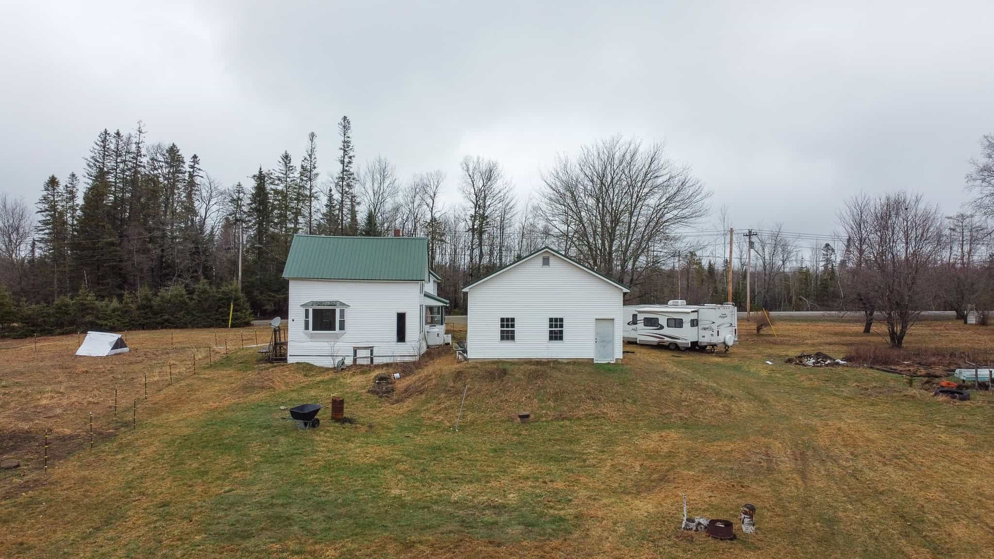 3 Bedroom Farmhouse on 16.2 Acres – Kingman, Maine