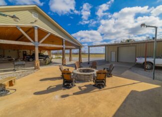 525+/- Acre Hunting Lodge for Sale in Sportsmans Paradise