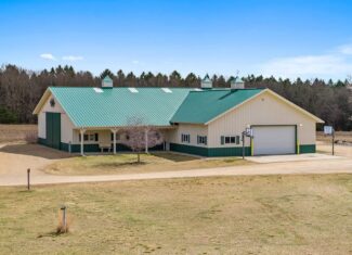 Country Living in Prairie du Sac, WI on 44 Stunning Acres