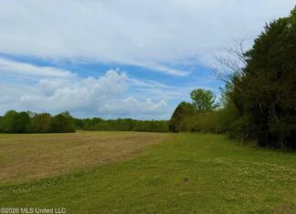 64+- Pastureland West Lincoln School Smithdale MS