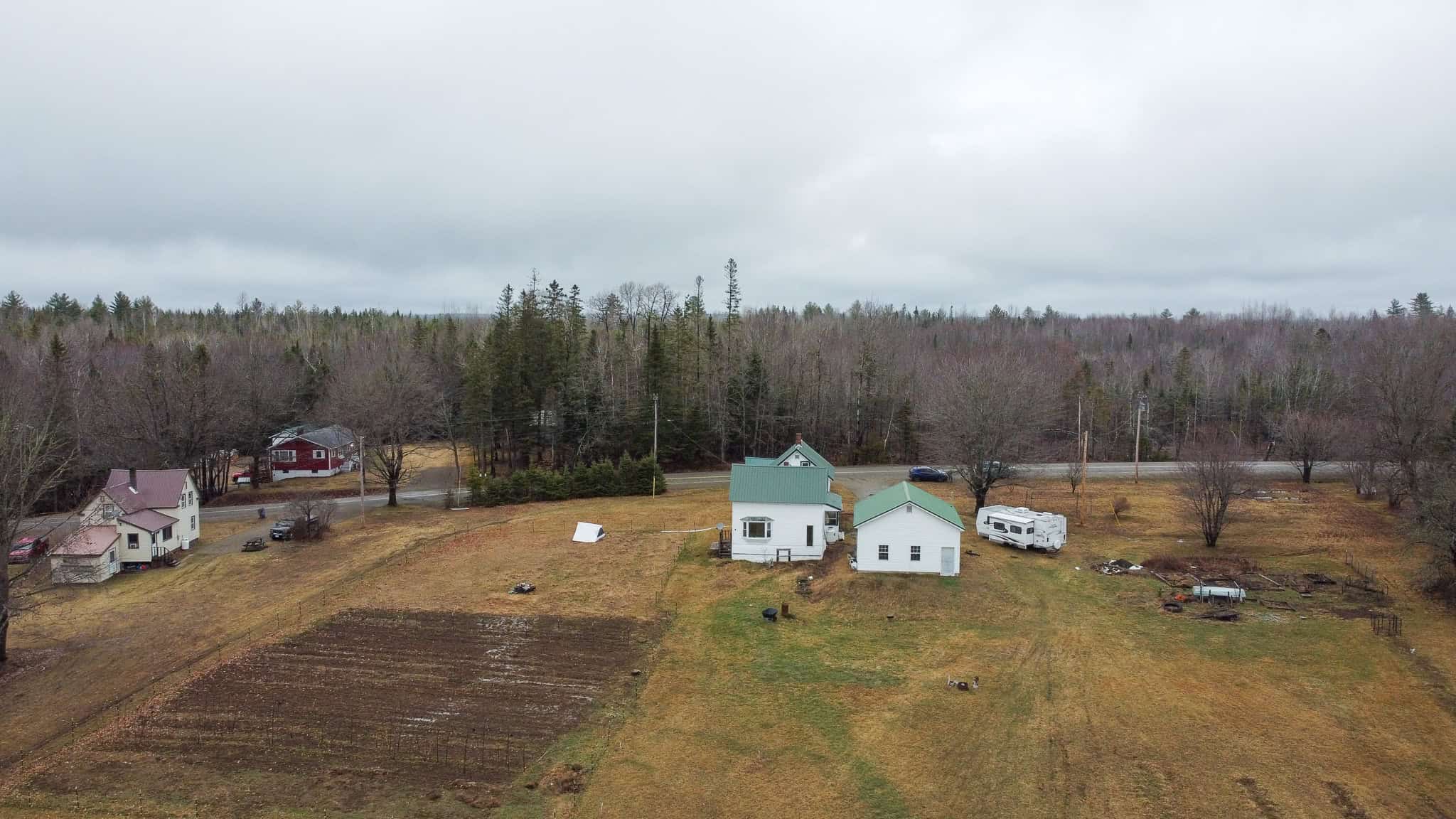 3 Bedroom Farmhouse on 16.2 Acres – Kingman, Maine