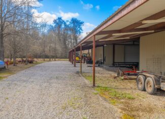525+/- Acre Hunting Lodge for Sale in Sportsmans Paradise