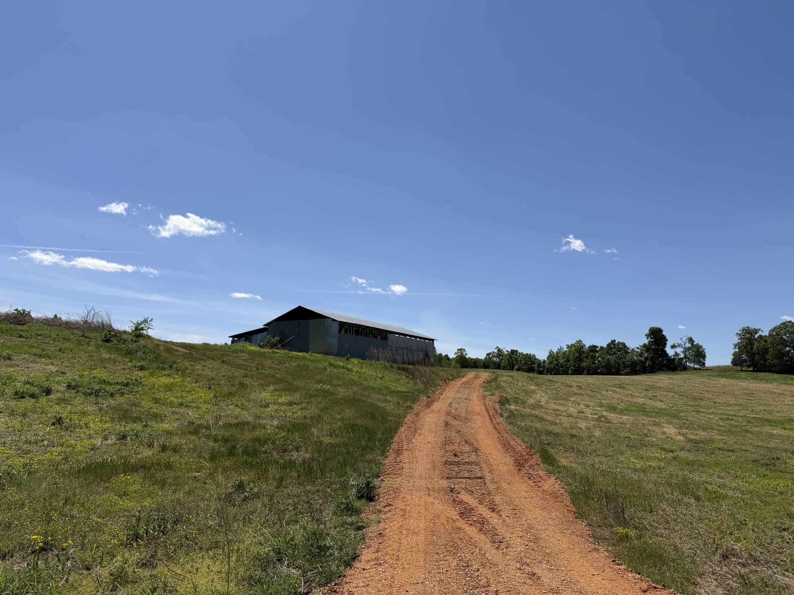 HOBBY FARM FOR SALE IN TN. AMAZING BUILDING SITES WITH VIEWS AND DEER HUNTING LAND FOR SALE IN TENNESSEE.