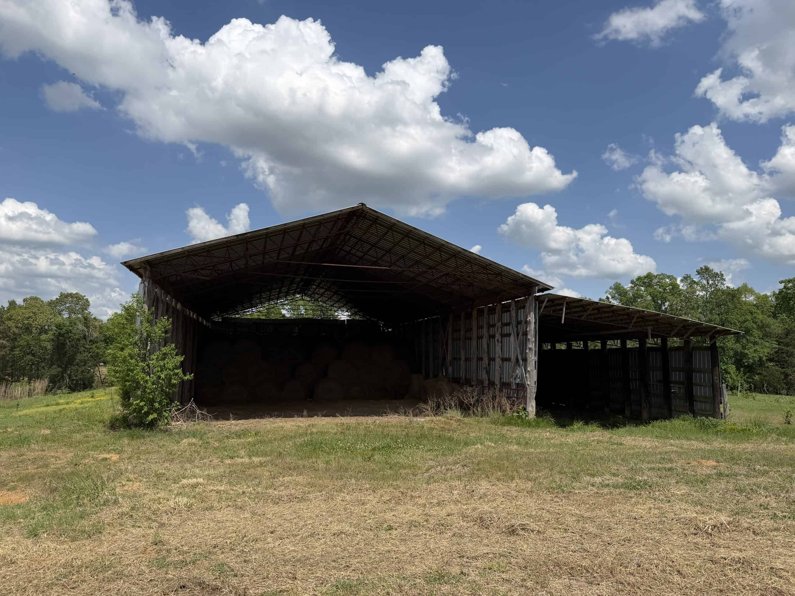 HOBBY FARM FOR SALE IN TN. AMAZING BUILDING SITES WITH VIEWS AND DEER HUNTING LAND FOR SALE IN TENNESSEE.