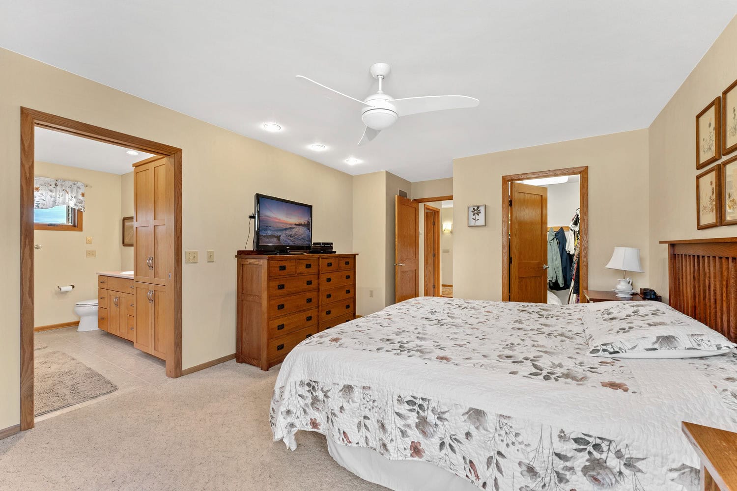 Country Living in Prairie du Sac, WI on 44 Stunning Acres