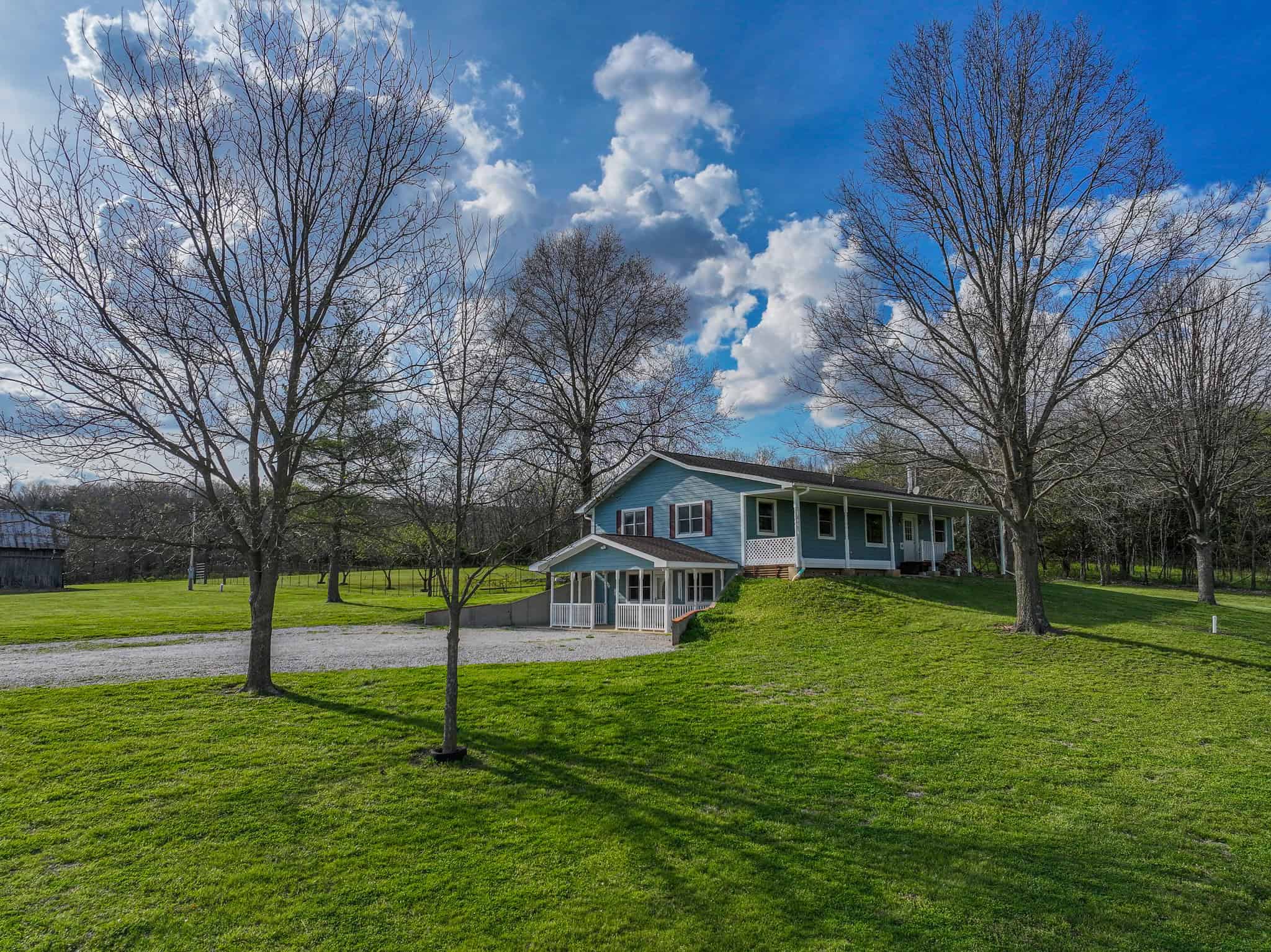 Home on acreage for sale Collins MO