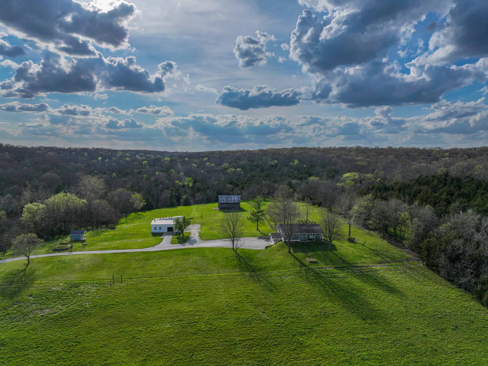Home on acreage for sale Collins MO