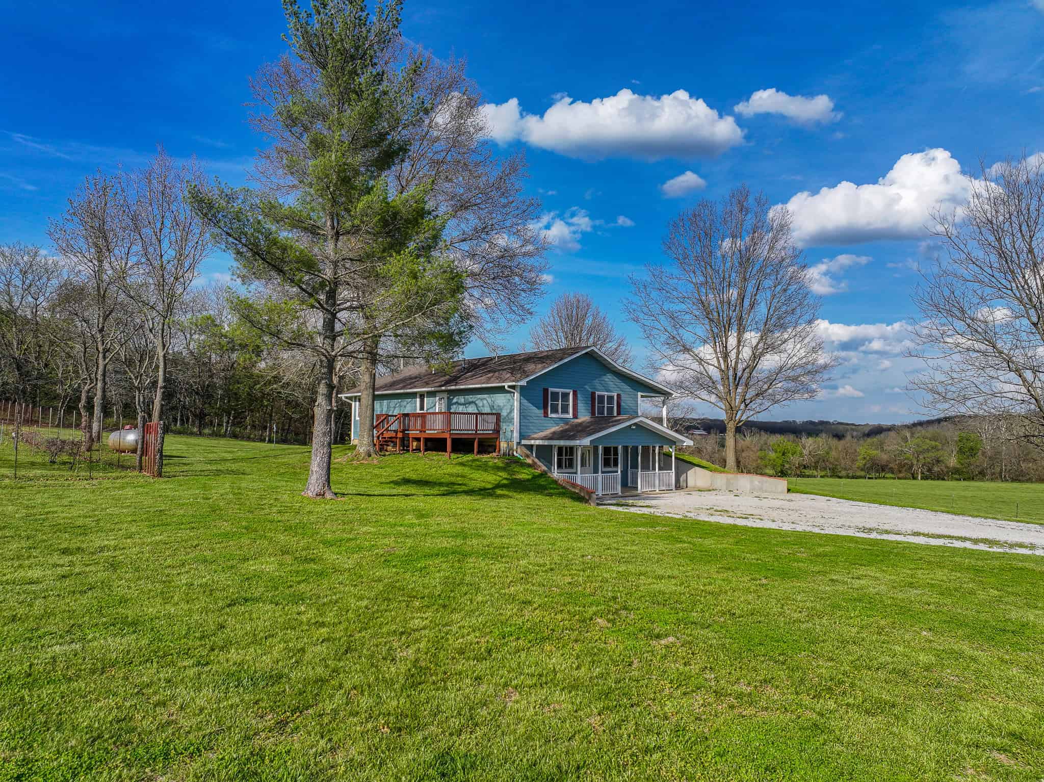 Home on acreage for sale Collins MO
