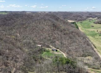 SW Wisconsin Country Home, 30.53 Wooded Acres (Driftless Region)