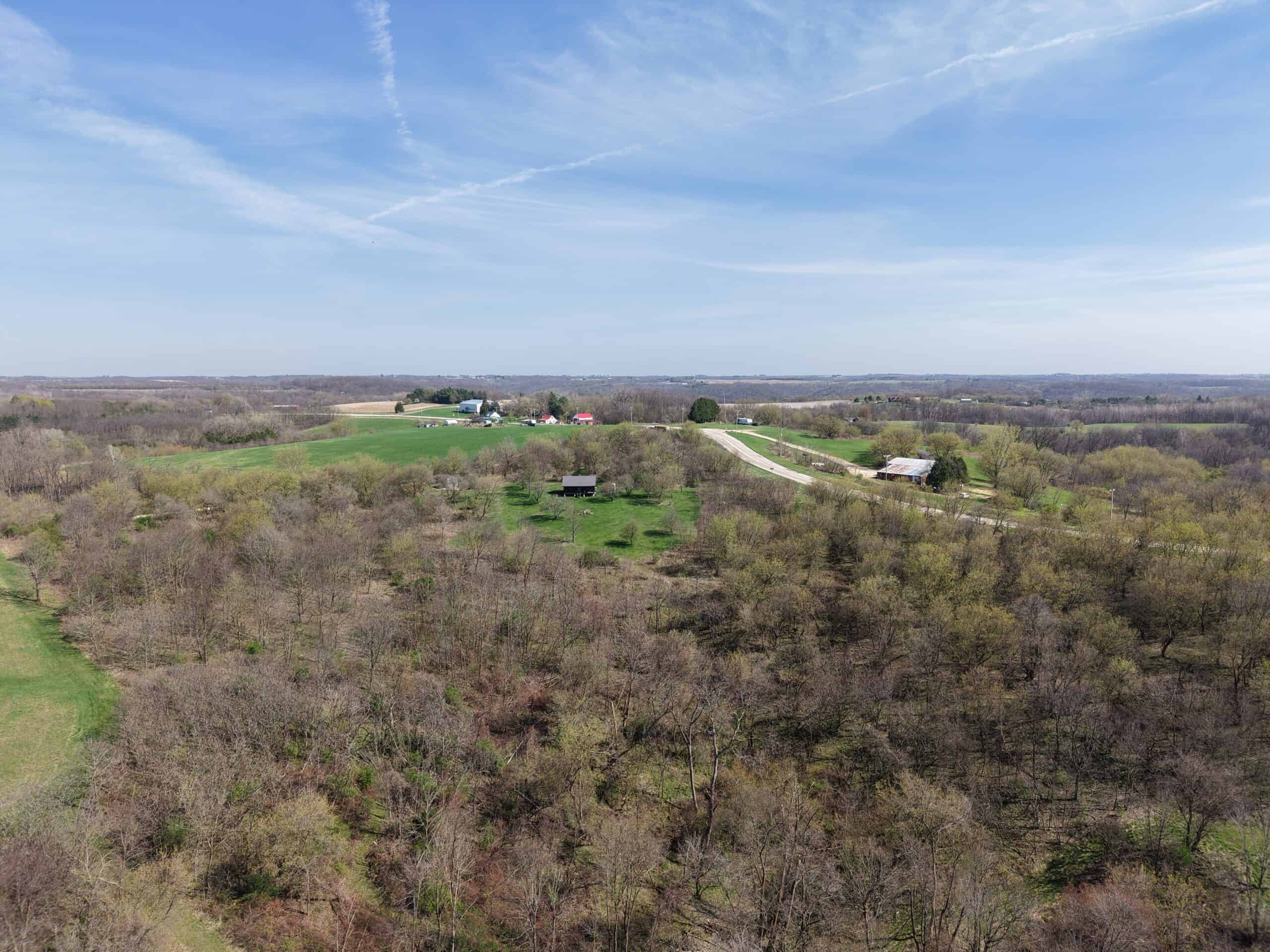 Log Cabin in SW Wisconsin Driftless Region on 10 Acres