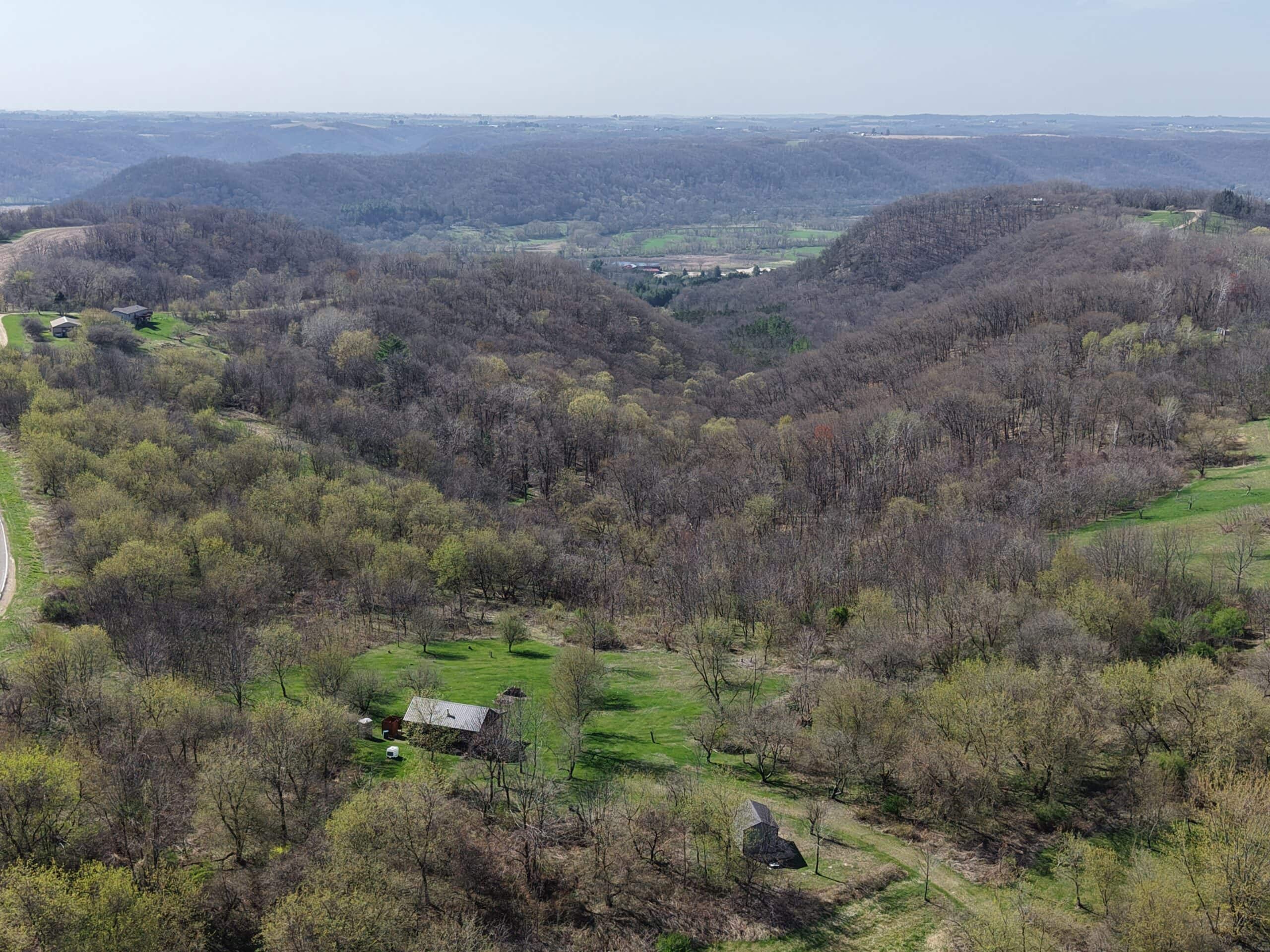 Log Cabin in SW Wisconsin Driftless Region on 10 Acres