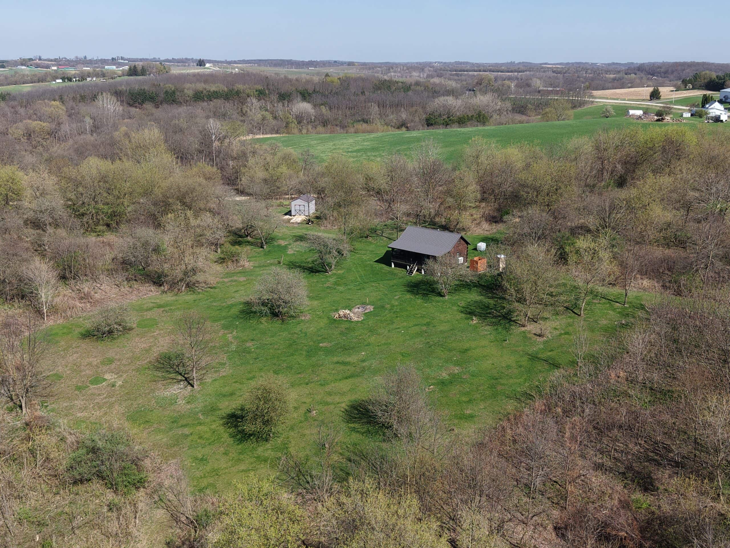 Log Cabin in SW Wisconsin Driftless Region on 10 Acres