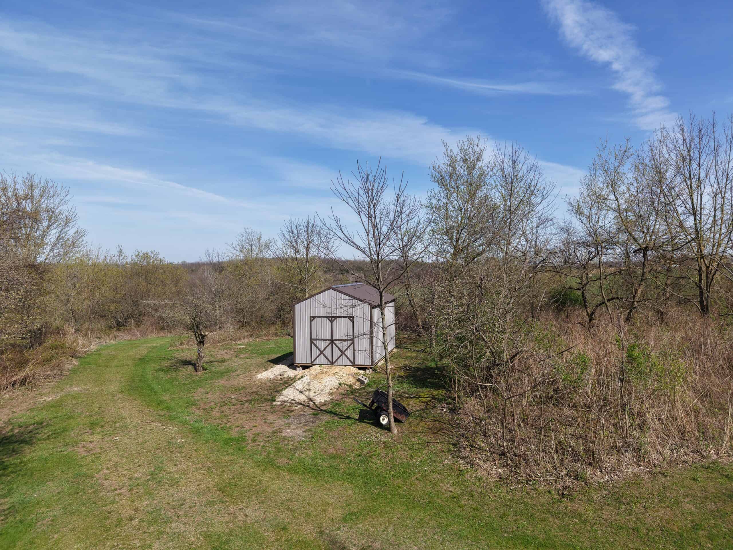 Log Cabin in SW Wisconsin Driftless Region on 10 Acres