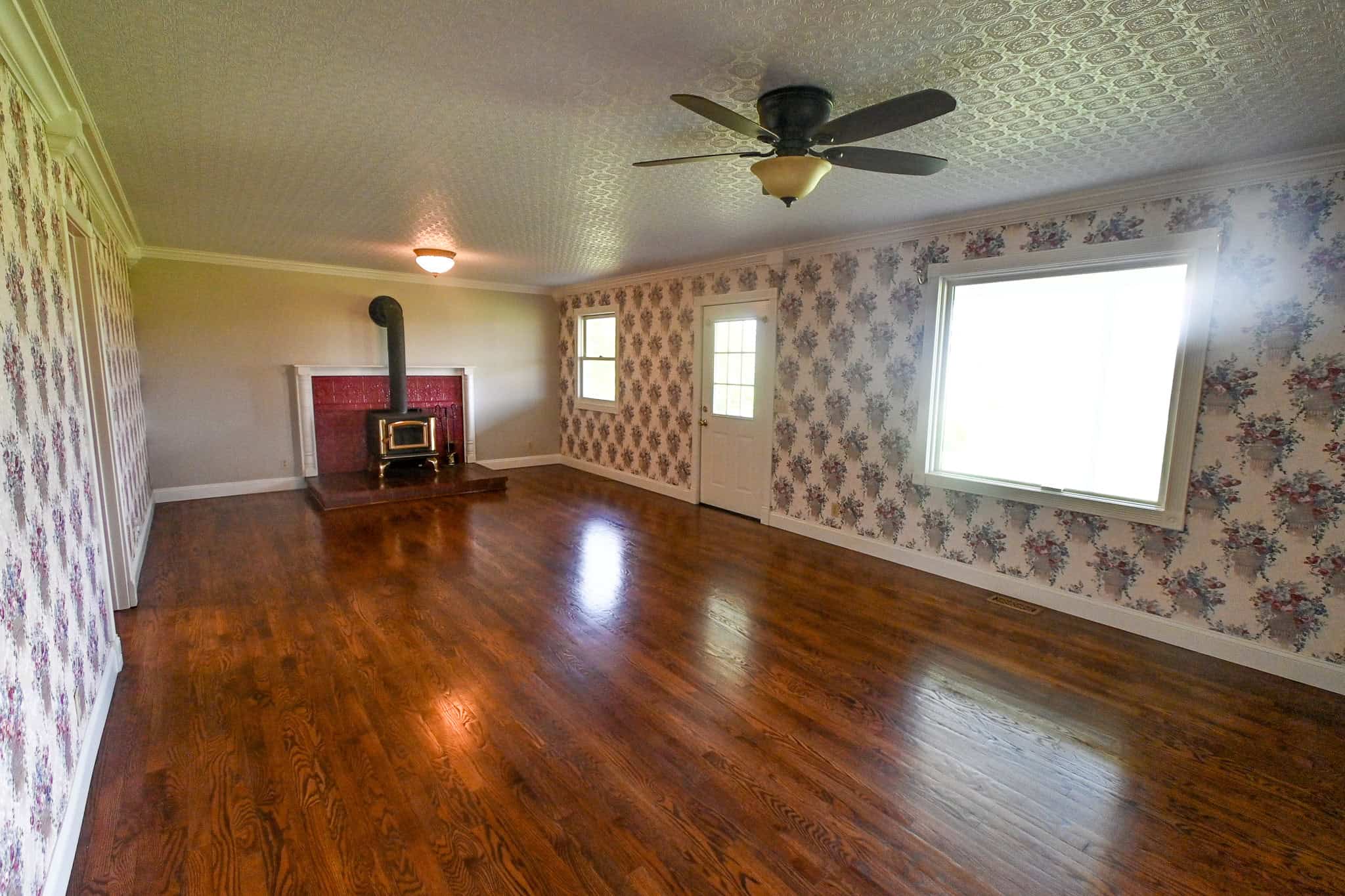 Home on acreage for sale Collins MO