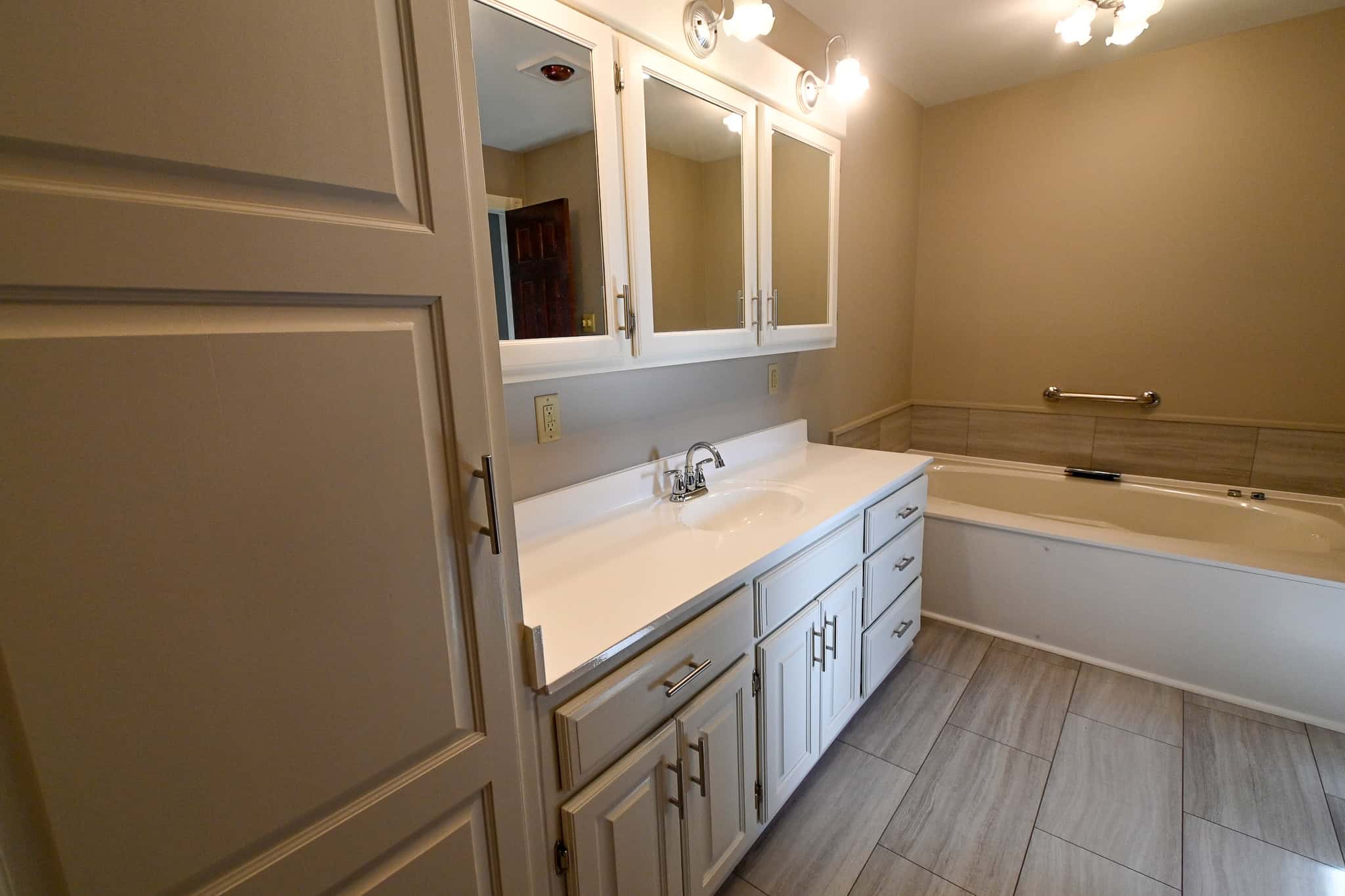 Home on acreage for sale Collins MO