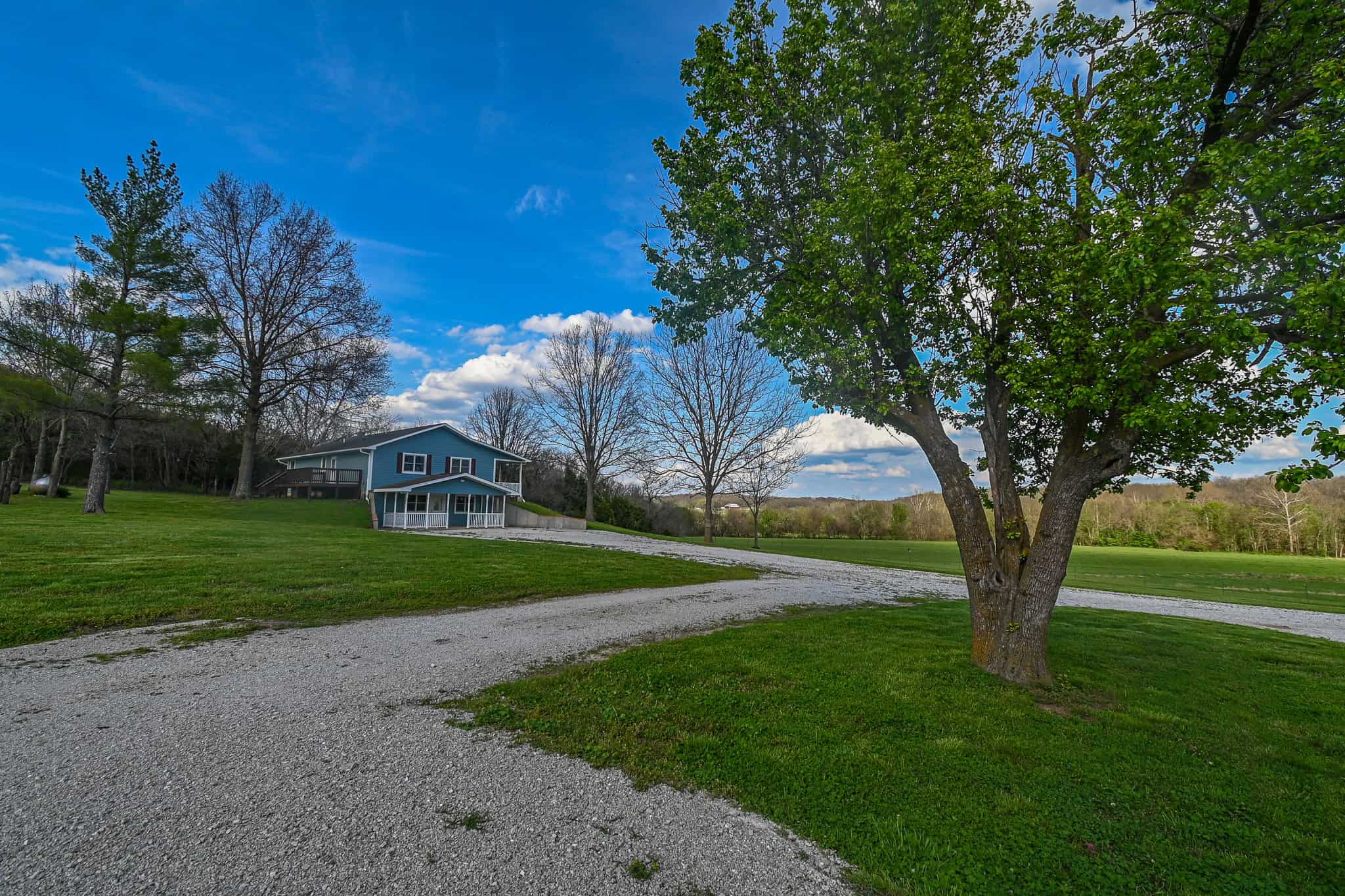 Home on acreage for sale Collins MO