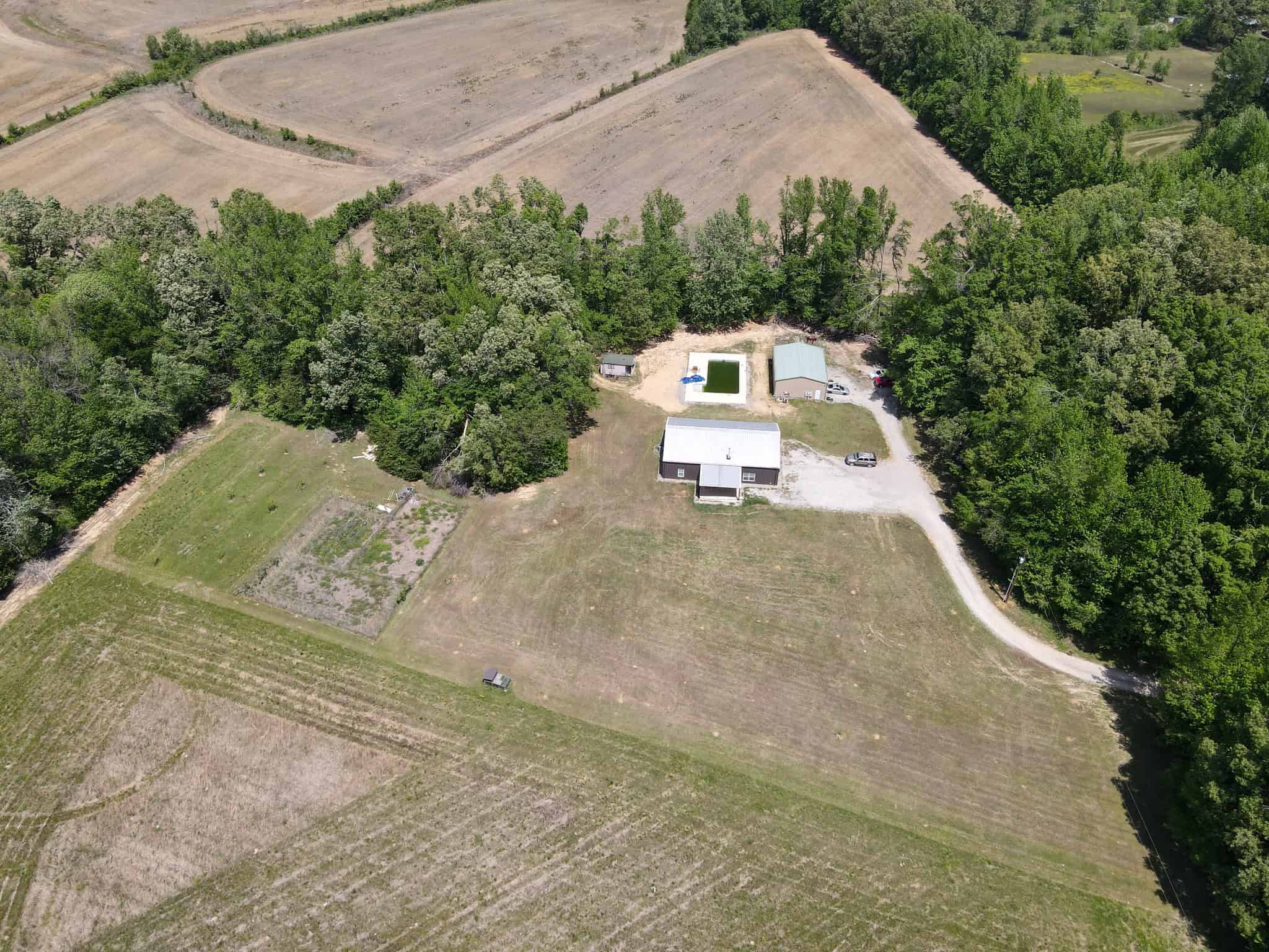 PRIVATE COUNTRY HOME FOR SALE IN TN 35 AC SHOP CREEK FIELDS