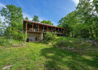 3804 MC 6074, Flippin, Arkansas