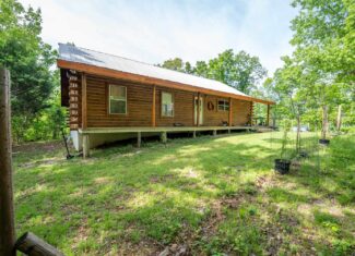 3804 MC 6074, Flippin, Arkansas