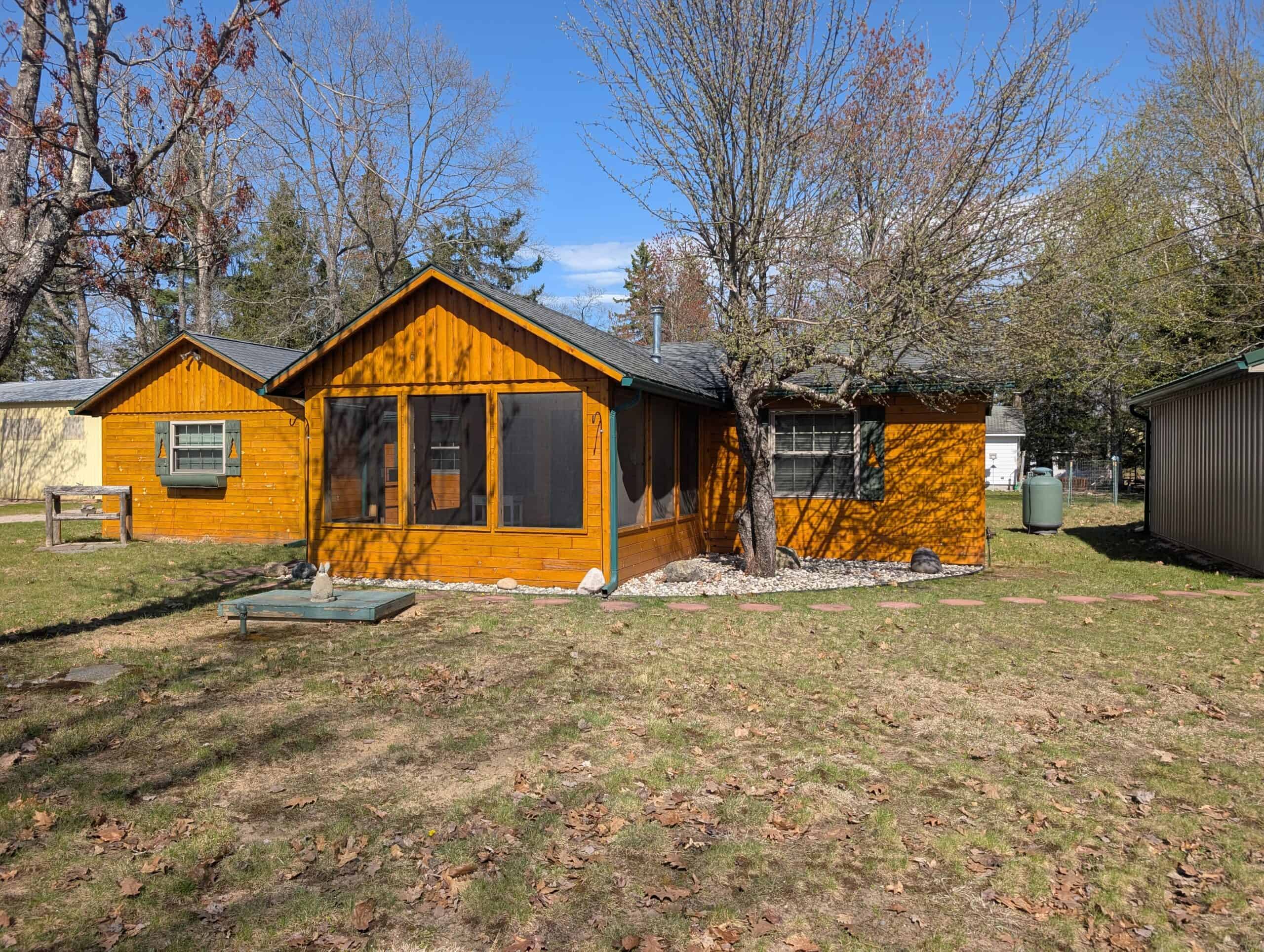 Northern MI 2-Bedroom Cabin in Canada Creek Ranch, Atlanta MI