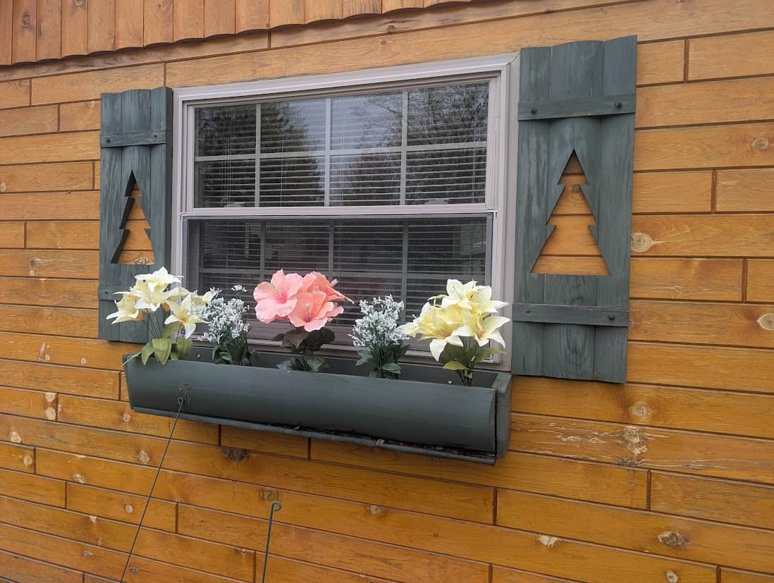 Northern MI 2-Bedroom Cabin in Canada Creek Ranch, Atlanta MI