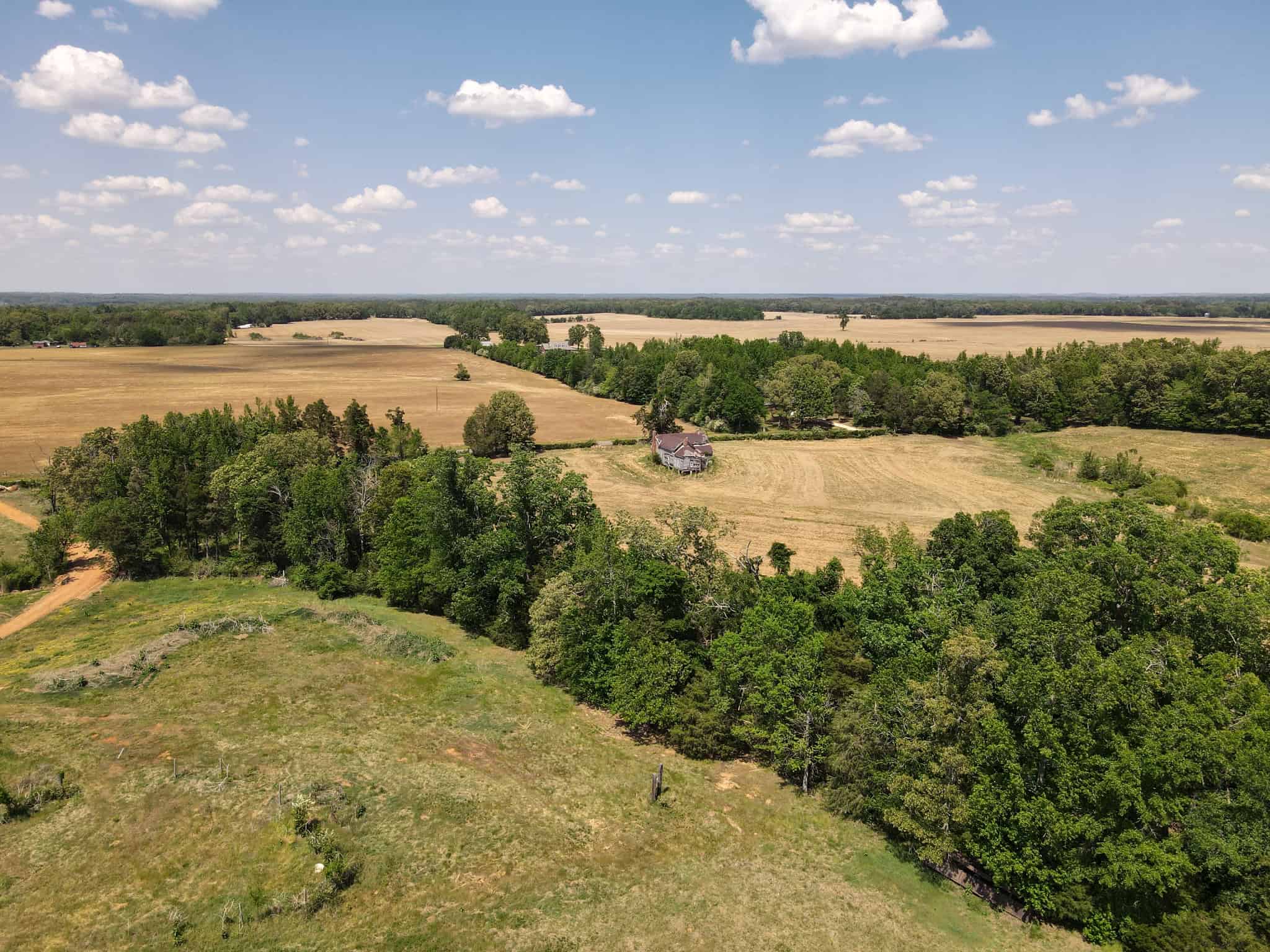 PASTURELAND FOR SALE IN TN, BIG HAY BARN, BRANCH, FENCING
