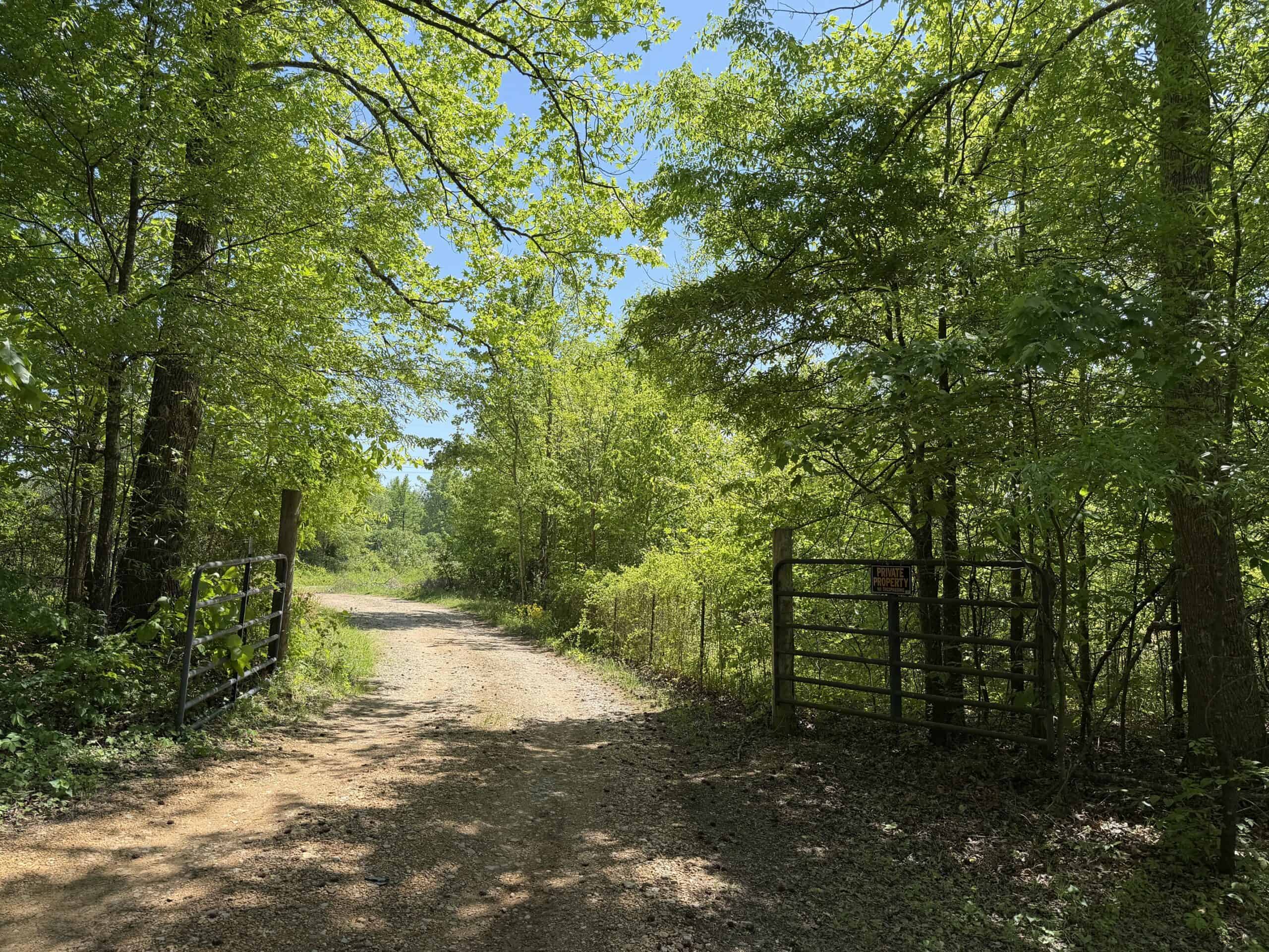 PRIVATE COUNTRY HOME FOR SALE IN TN 35 AC SHOP CREEK FIELDS