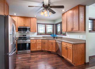 92-Acre Driftless Region Luxury Hunting Estate for Sale in Richland County, Wisconsin | Custom Home, Trophy Whitetails & Ridge-Top Views