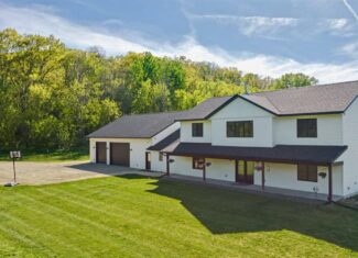Luxury rural living in the heart of Wisconsin’s scenic Coulee Region