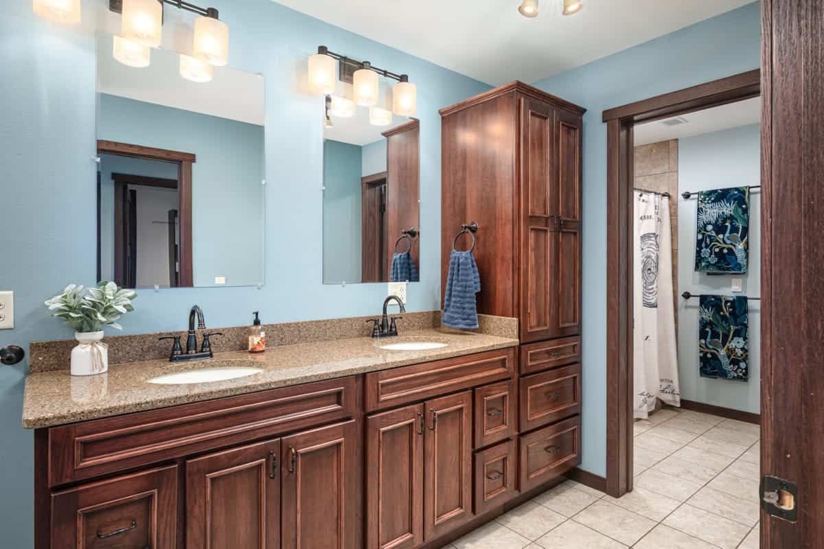 92-Acre Driftless Region Luxury Hunting Estate for Sale in Richland County, Wisconsin | Custom Home, Trophy Whitetails & Ridge-Top Views