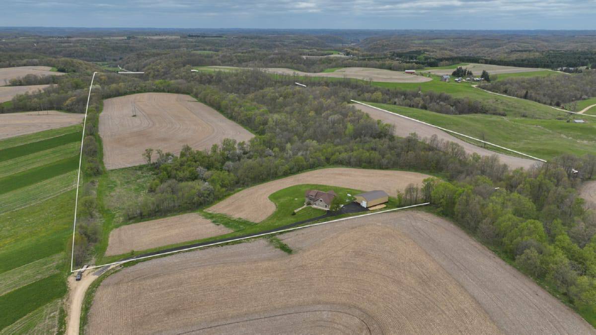 92-Acre Driftless Region Luxury Hunting Estate for Sale in Richland County, Wisconsin | Custom Home, Trophy Whitetails & Ridge-Top Views