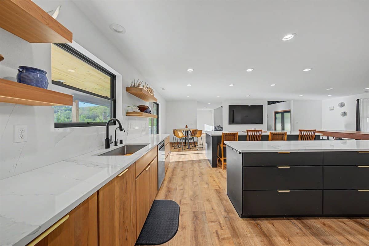 Luxury rural living in the heart of Wisconsin’s scenic Coulee Region
