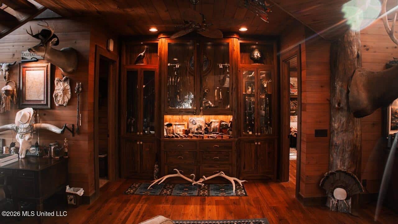 Luxury Estate on 98 Acres in Camden, AL