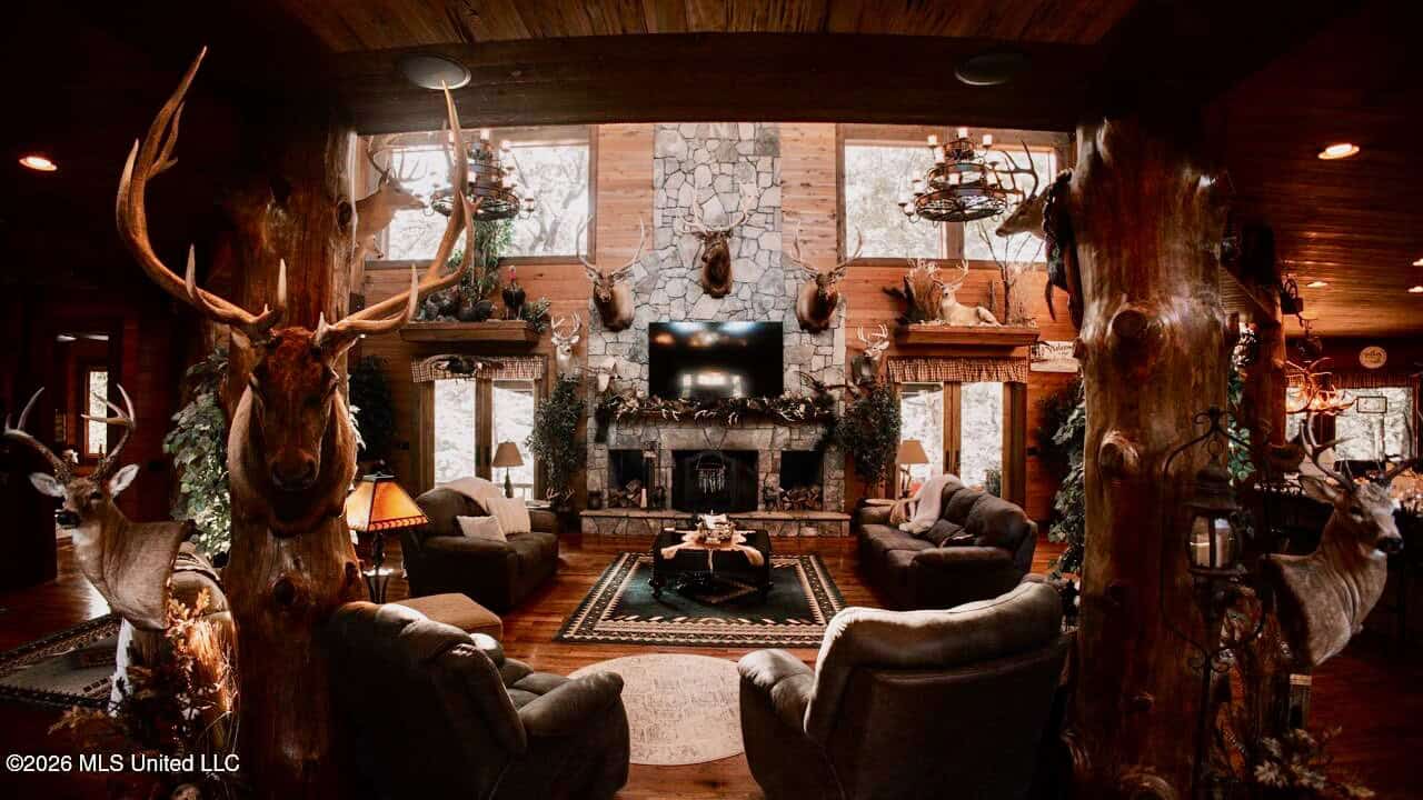 Luxury Estate on 98 Acres in Camden, AL